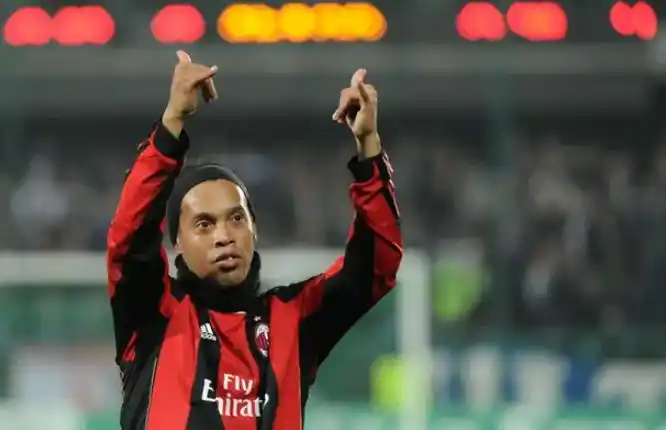 拉虽然年轻 拉虽然年轻